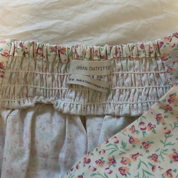 UO floral skirt🌸 - Picture 3 of 3